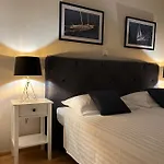 Yacht Apartament *