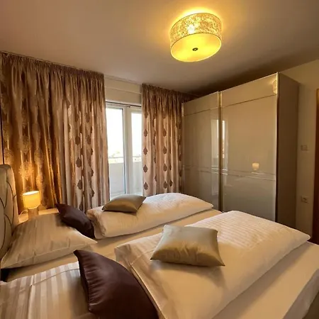 Yacht Apartman *
