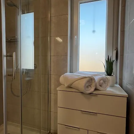 Yacht Apartman *